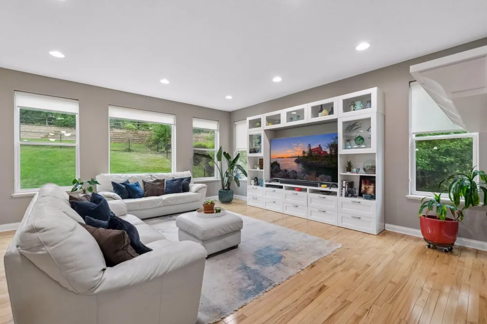 2470 Heron Lane Victoria, MN 55386