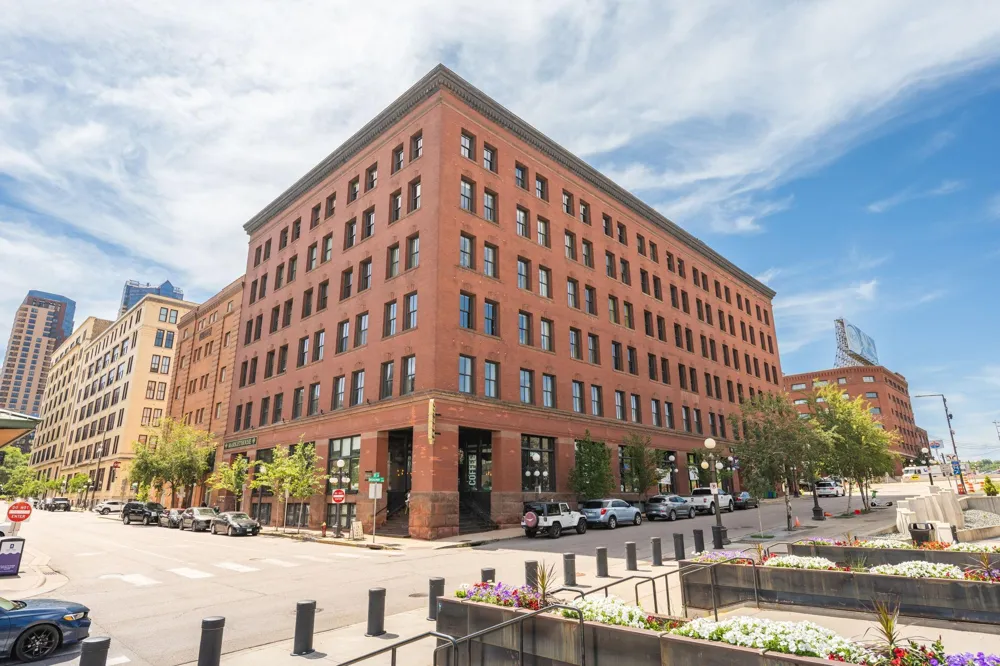 289 5th Street E #305 Saint Paul, MN 55101