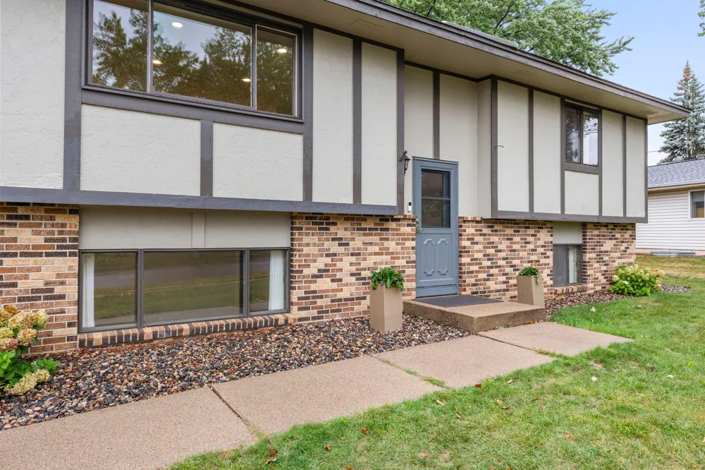 17147 Gage Avenue Farmington, MN 55024