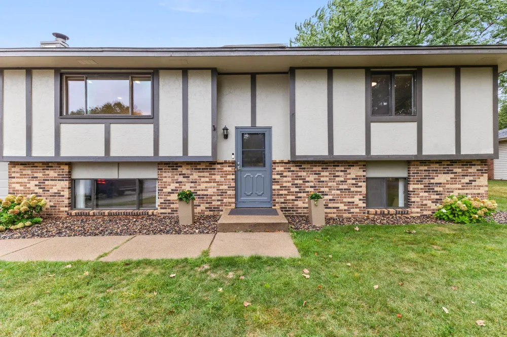 17147 Gage Avenue Farmington, MN 55024