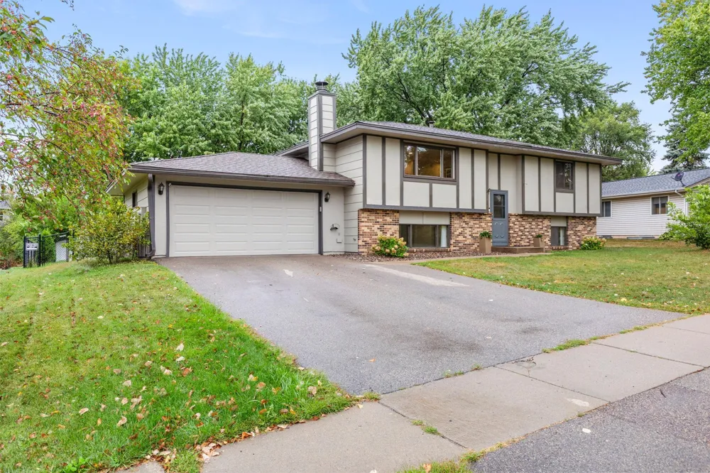 17147 Gage Avenue Farmington, MN 55024