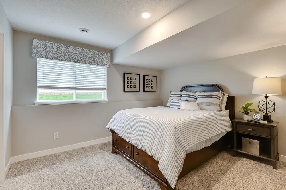 17404 Dulles Lane Lakeville, MN 55044