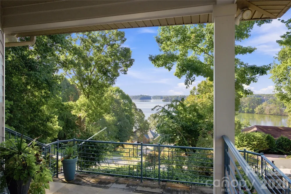 184 High Lake Drive Statesville, NC 28677