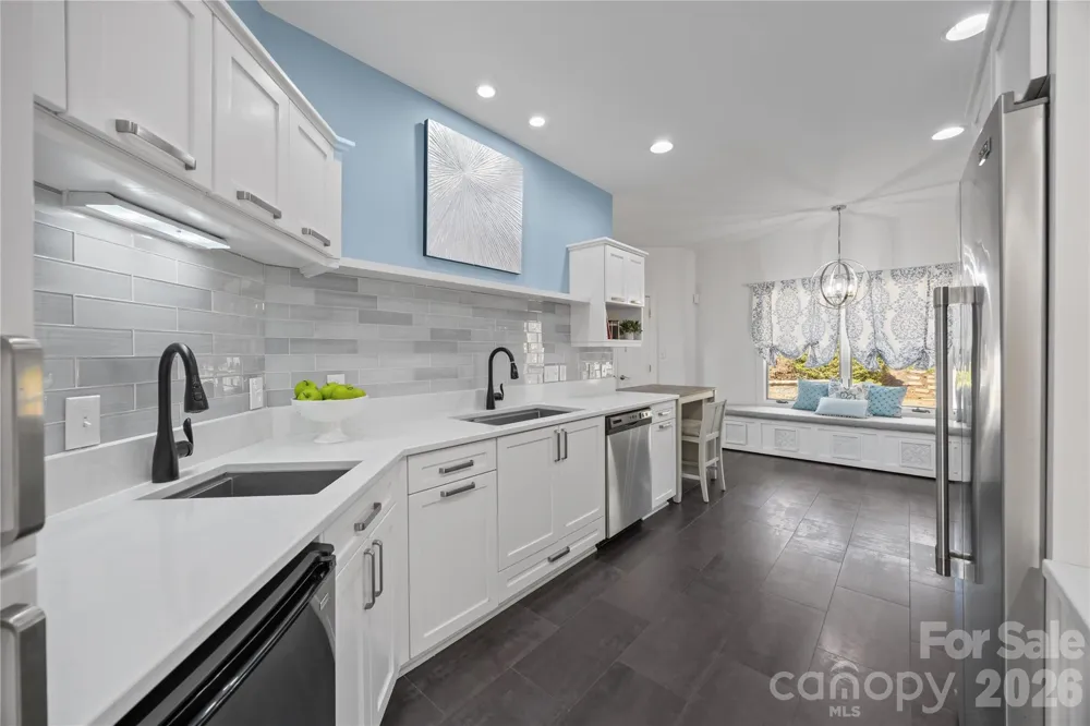 184 High Lake Drive Statesville, NC 28677