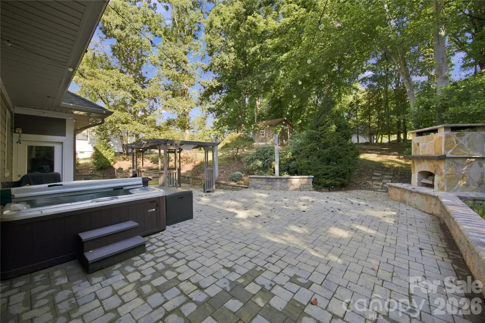184 High Lake Drive Statesville, NC 28677