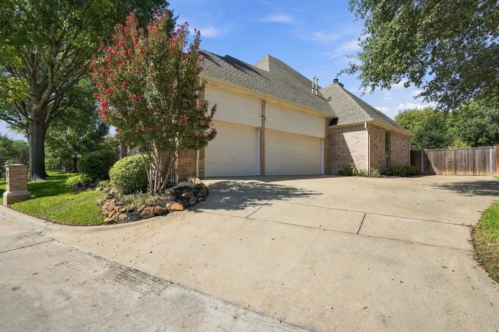 402 Southridge Lakes Parkway Southlake, TX 76092