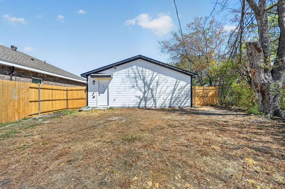 3504 Strong Avenue Fort Worth, TX 76105