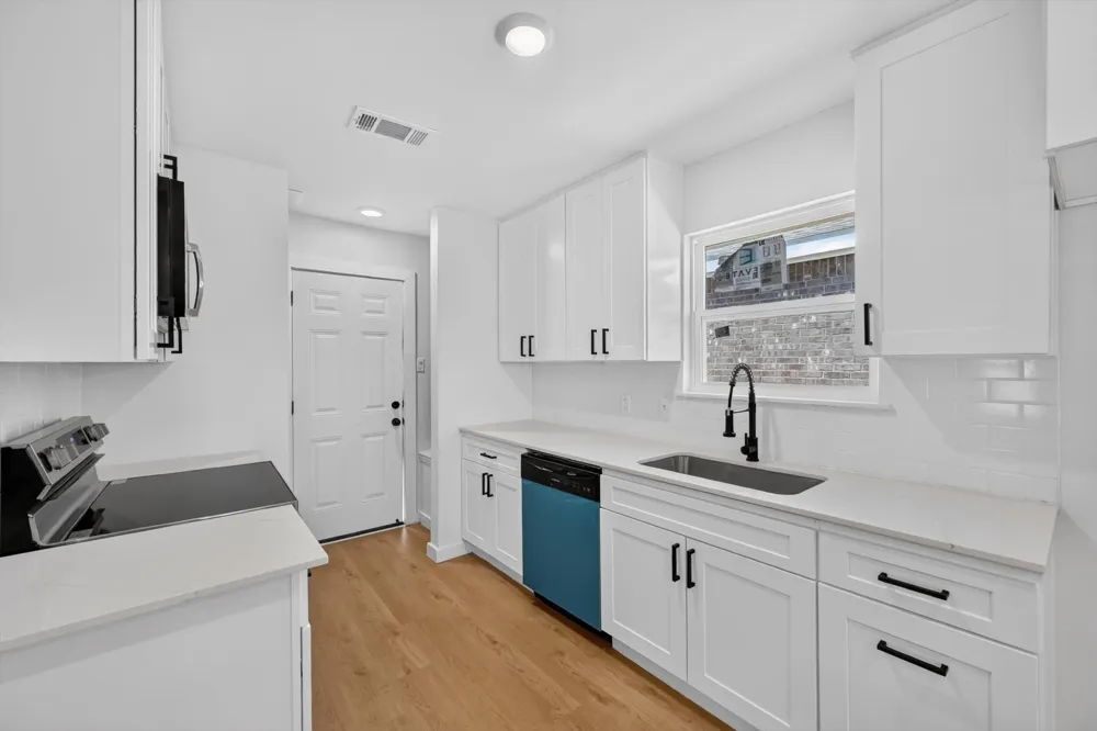 3504 Strong Avenue Fort Worth, TX 76105