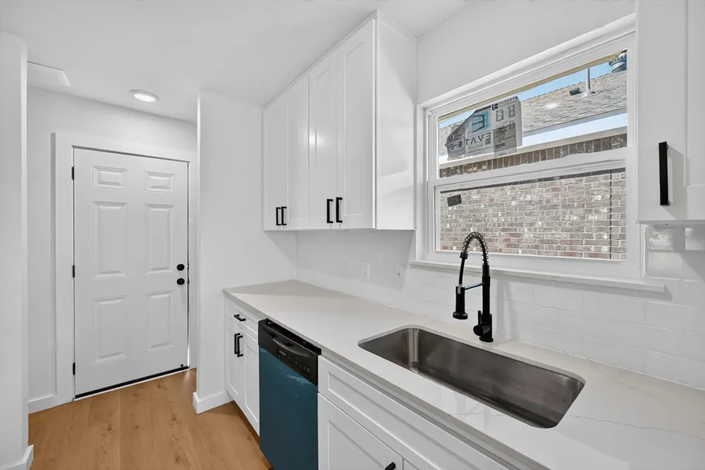 3504 Strong Avenue Fort Worth, TX 76105