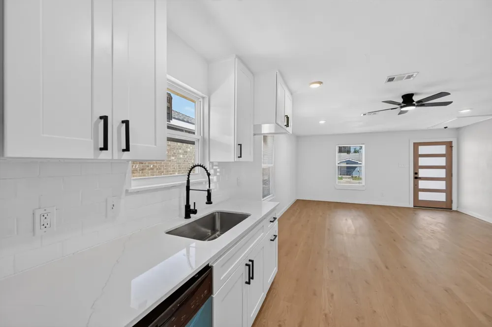 3504 Strong Avenue Fort Worth, TX 76105