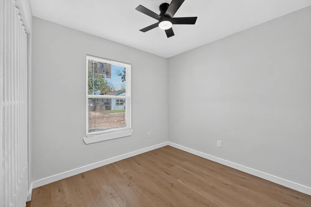 3504 Strong Avenue Fort Worth, TX 76105