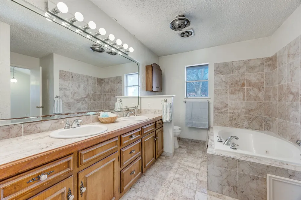 1405 Lakewood Drive Sherman, TX 75092