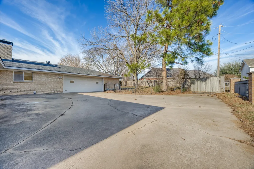 1405 Lakewood Drive Sherman, TX 75092