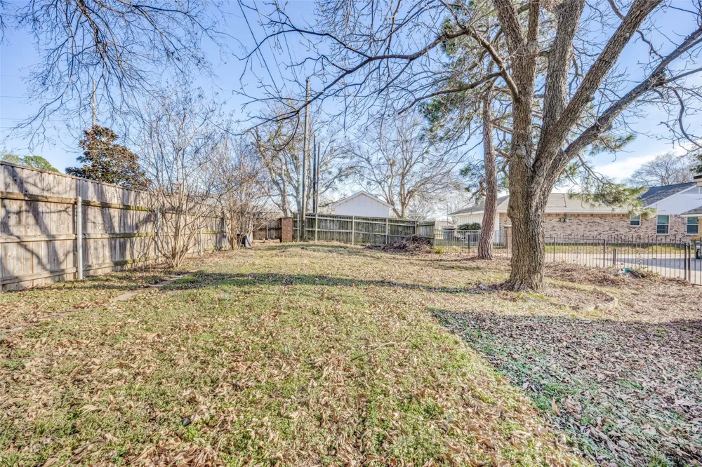 1405 Lakewood Drive Sherman, TX 75092