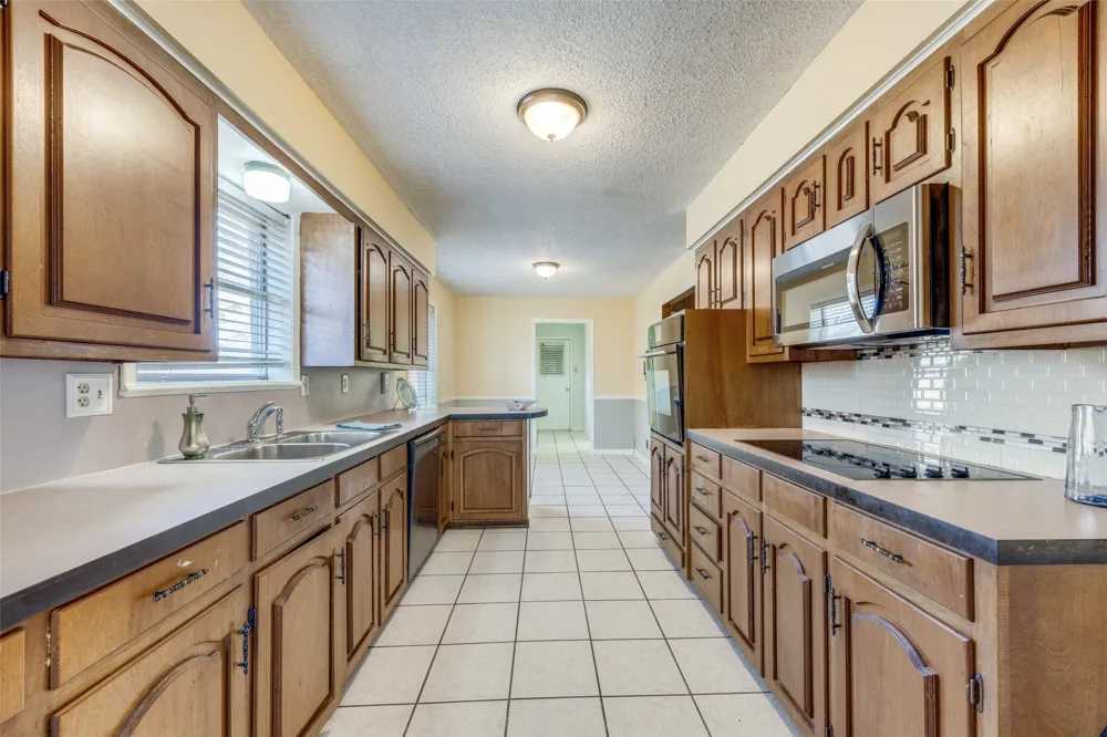 1405 Lakewood Drive Sherman, TX 75092