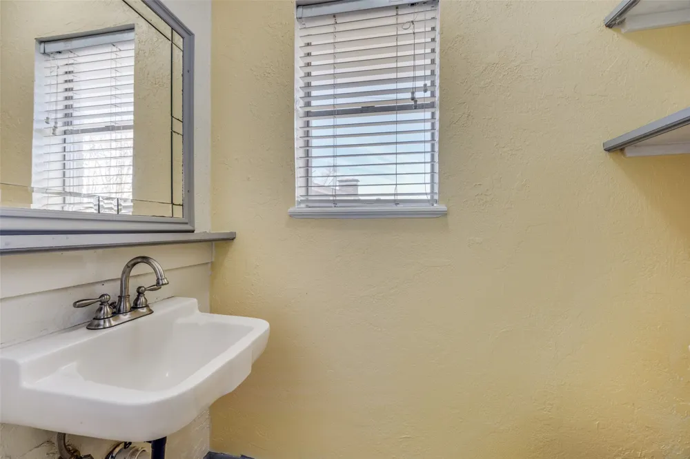 1405 Lakewood Drive Sherman, TX 75092