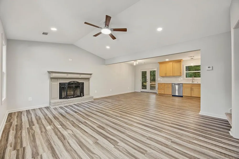 2690 Pine Log Way Buford, GA 30519