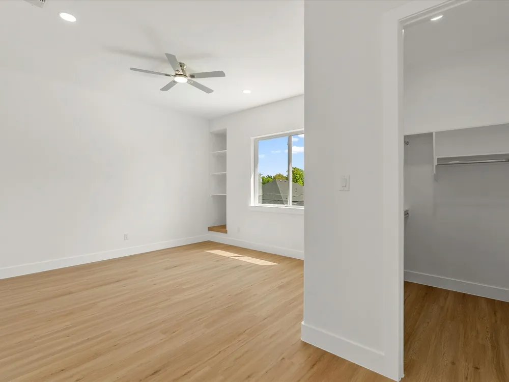 1711 Kraft Street Dallas, TX 75212