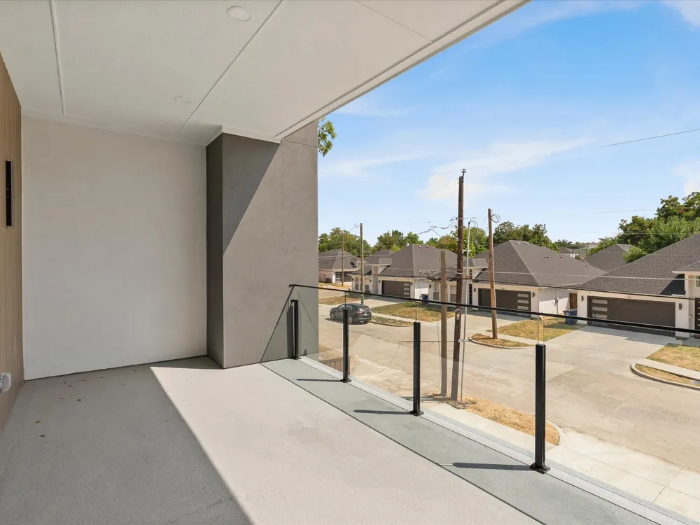 1711 Kraft Street Dallas, TX 75212