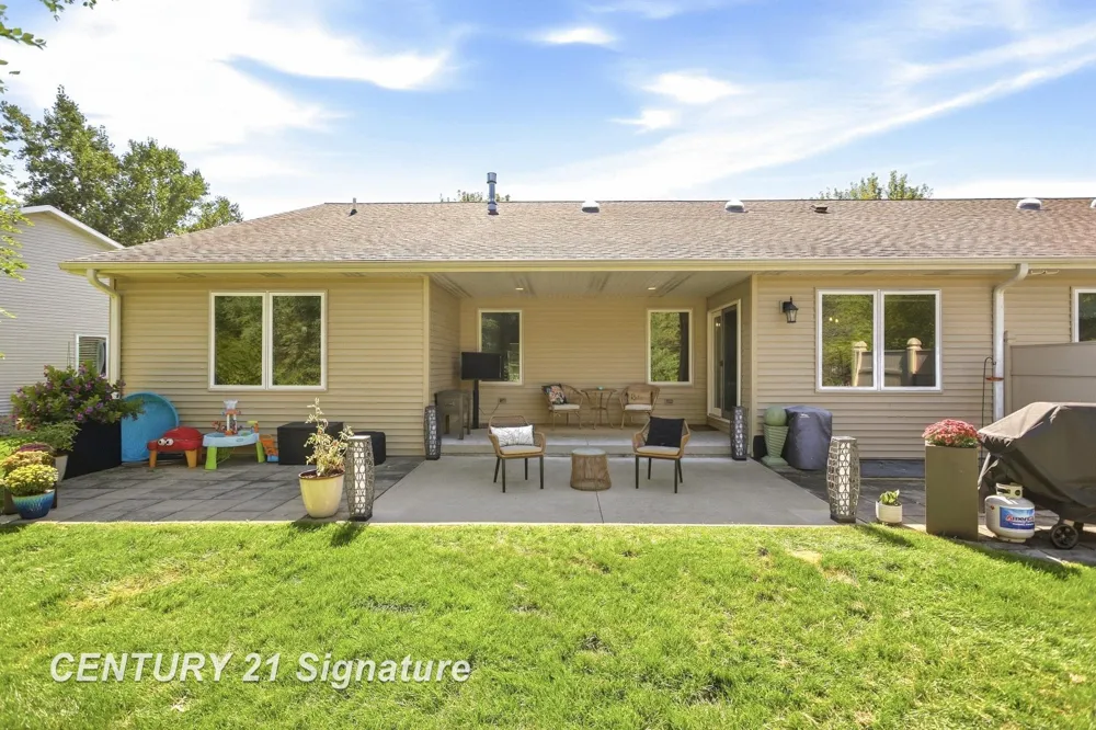 3014 Mackinaw Meadows Drive Saginaw Charter Township, MI 48603