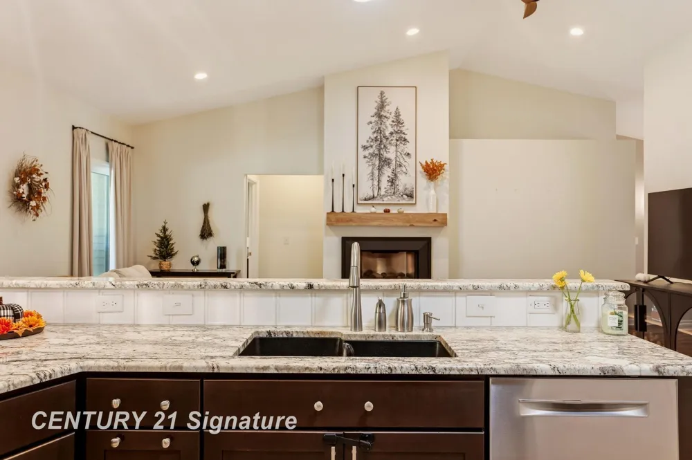 3014 Mackinaw Meadows Drive Saginaw Charter Township, MI 48603