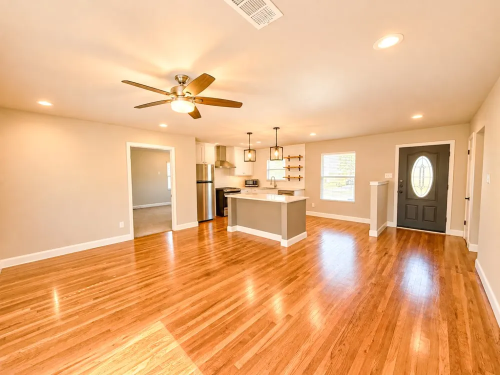 9324 Lenel Place Dallas, TX 75220