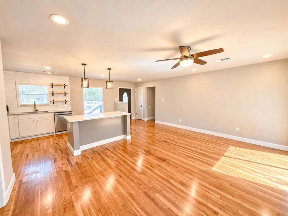 9324 Lenel Place Dallas, TX 75220