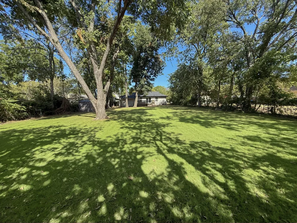 9324 Lenel Place Dallas, TX 75220