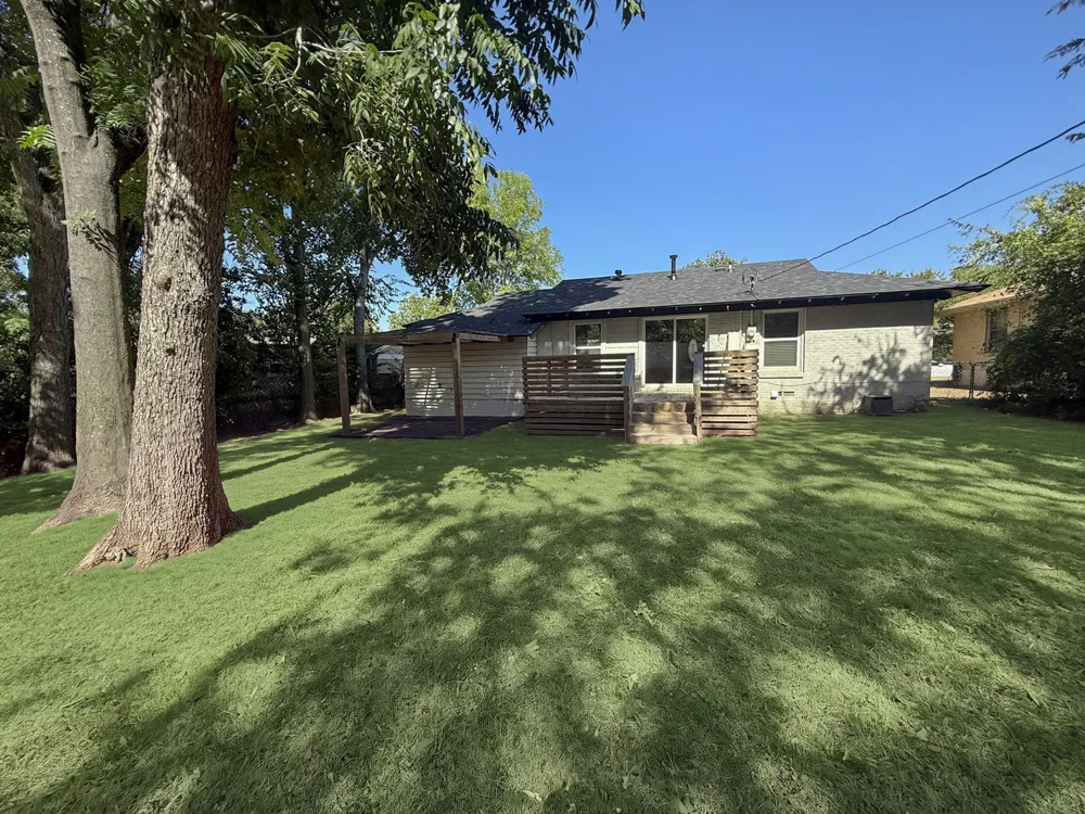 9324 Lenel Place Dallas, TX 75220
