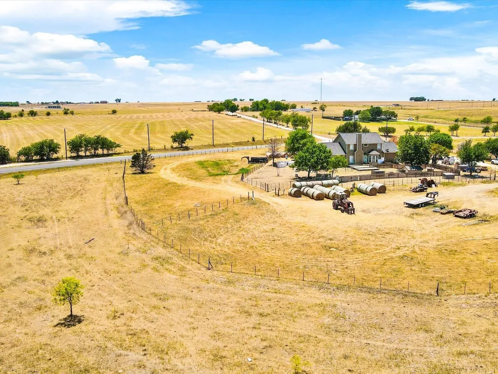 9501 Fm 2331 Godley, TX 76044