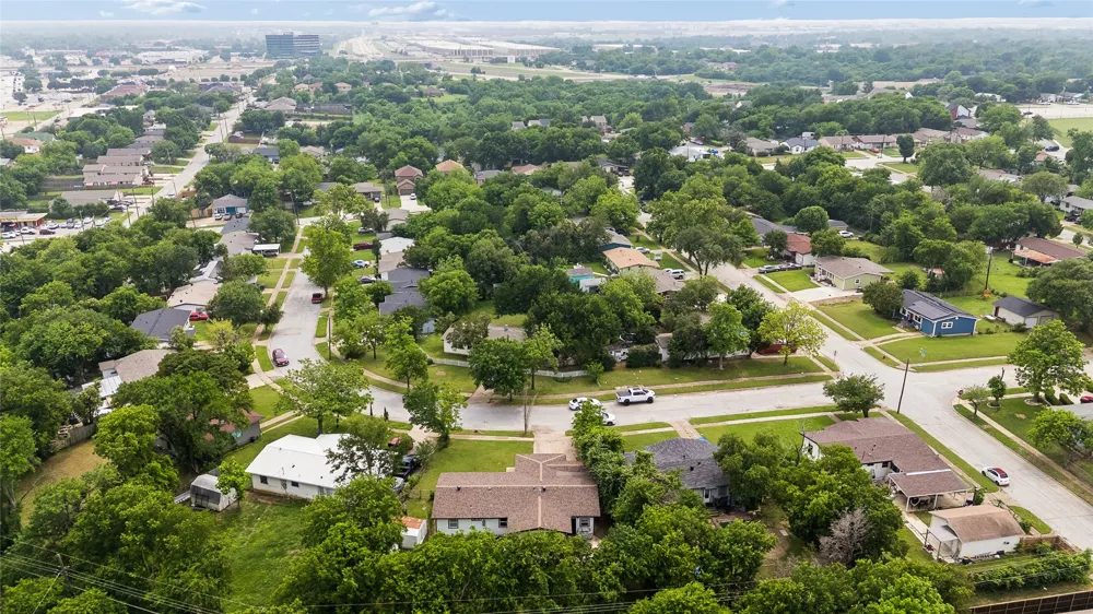 1106 E Strong Parkway Grand Prairie, TX 75050