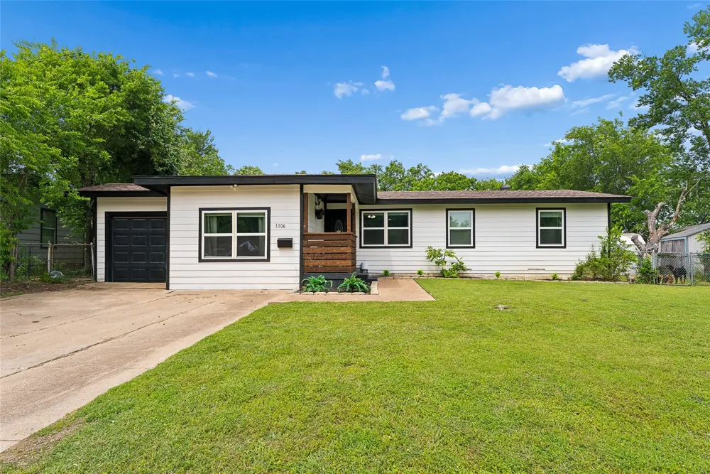 1106 E Strong Parkway Grand Prairie, TX 75050