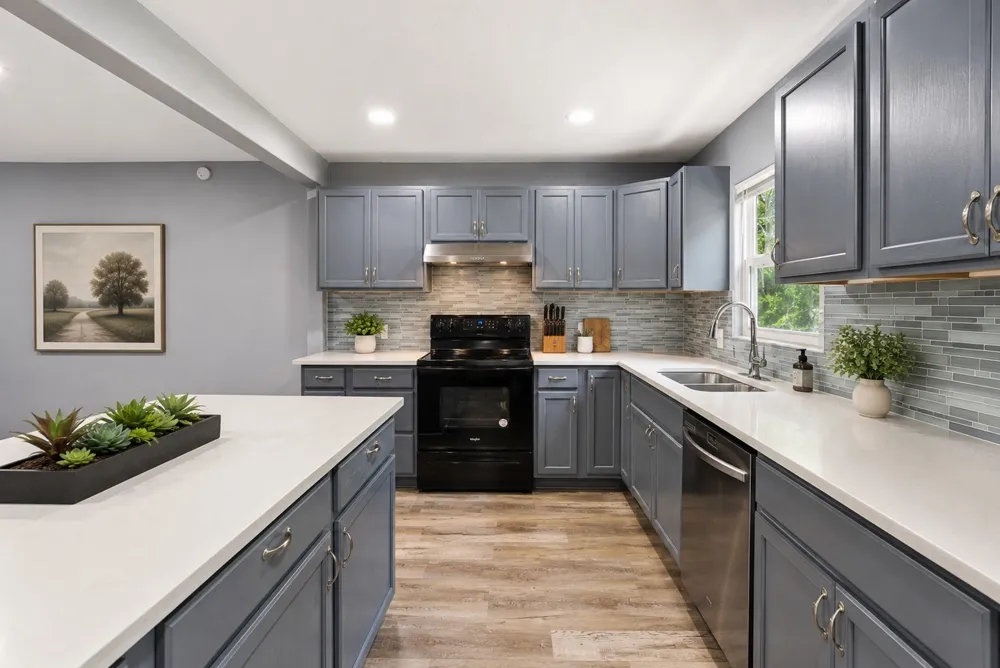 1106 E Strong Parkway Grand Prairie, TX 75050