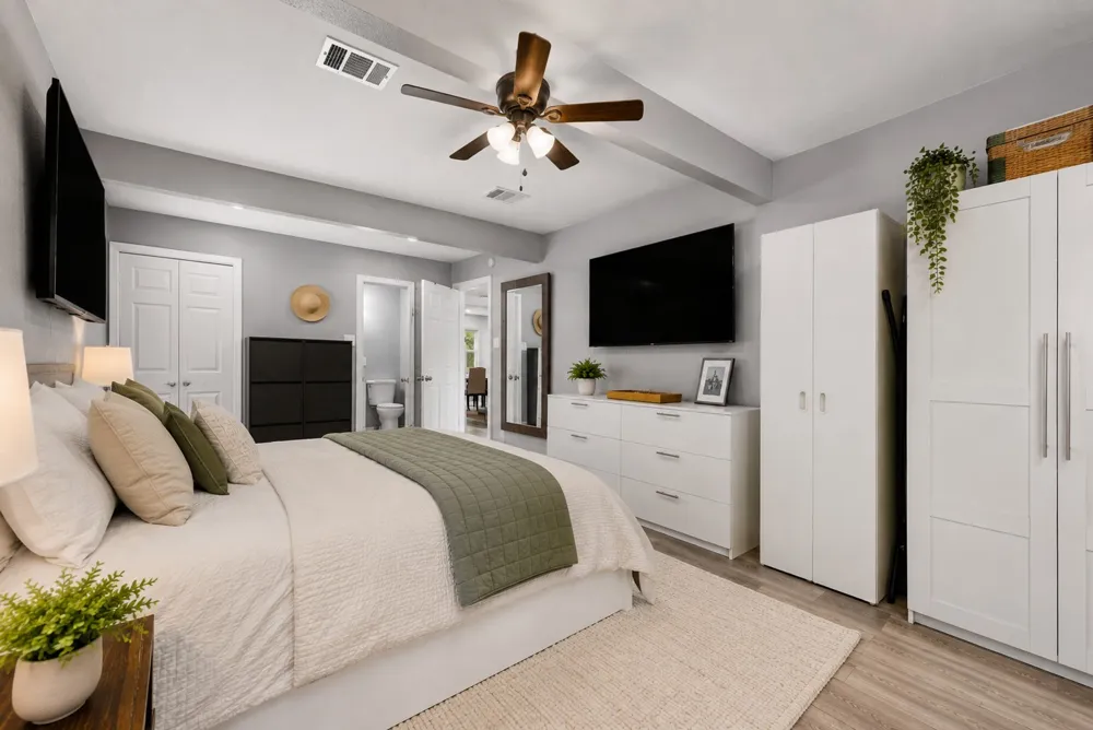1106 E Strong Parkway Grand Prairie, TX 75050