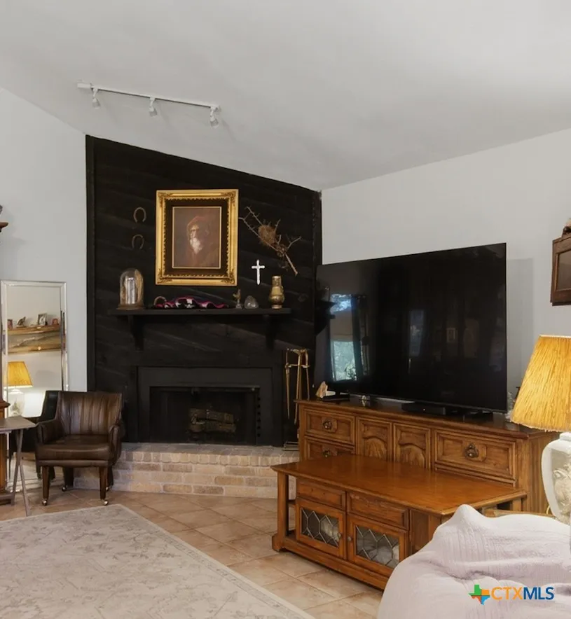 513 Lakeshore Drive Victoria, TX 77905