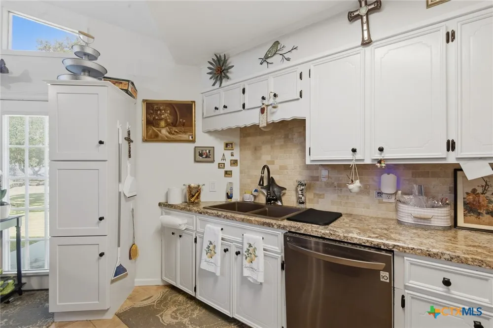 513 Lakeshore Drive Victoria, TX 77905