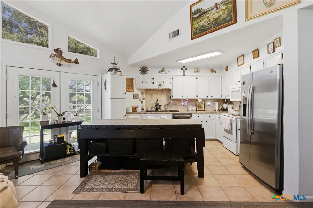513 Lakeshore Drive Victoria, TX 77905
