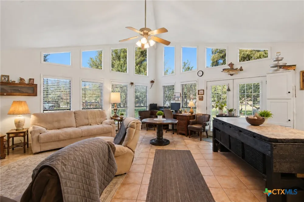 513 Lakeshore Drive Victoria, TX 77905