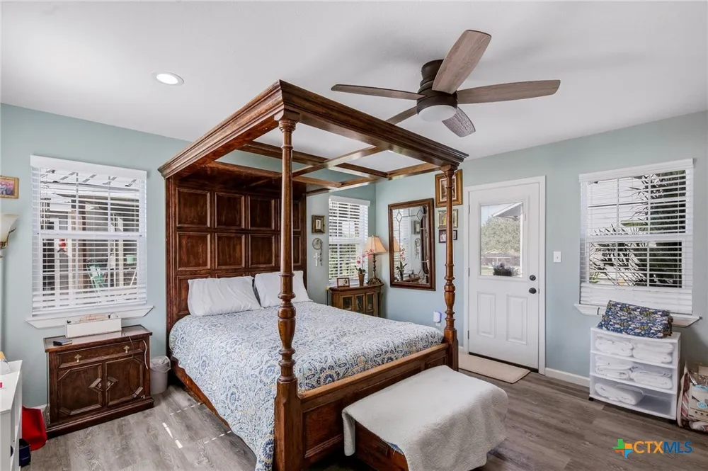 513 Lakeshore Drive Victoria, TX 77905