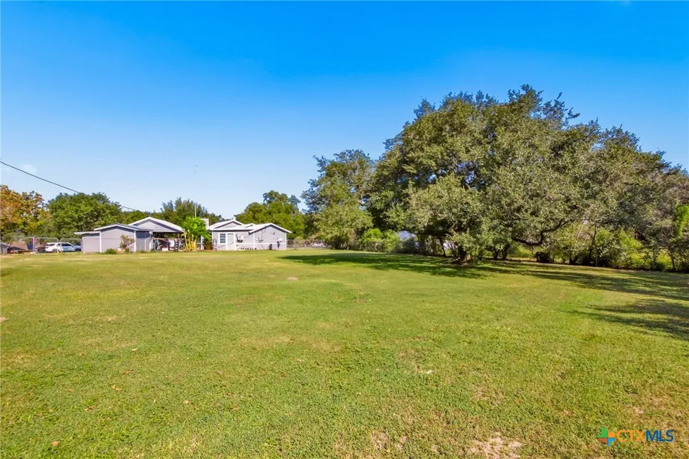 513 Lakeshore Drive Victoria, TX 77905