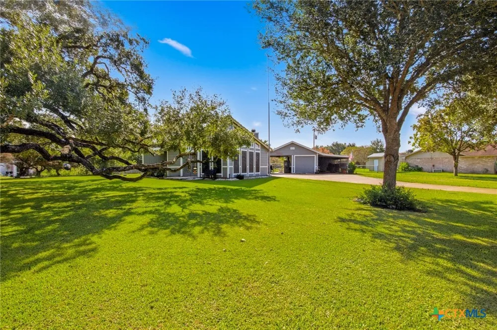 513 Lakeshore Drive Victoria, TX 77905
