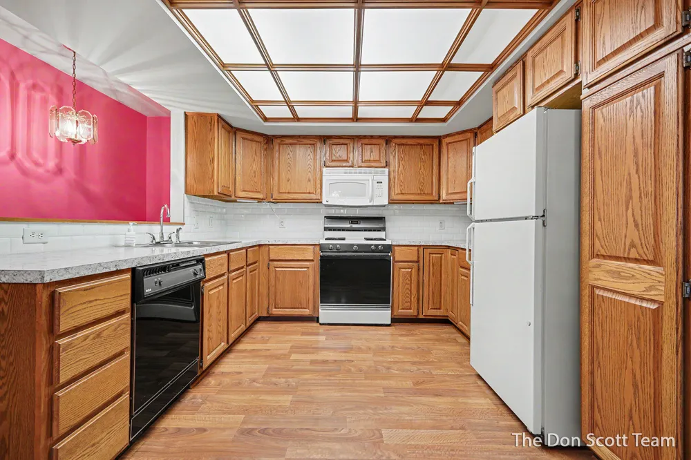 1134 Amberwood West Drive SW Byron Center, MI 49315