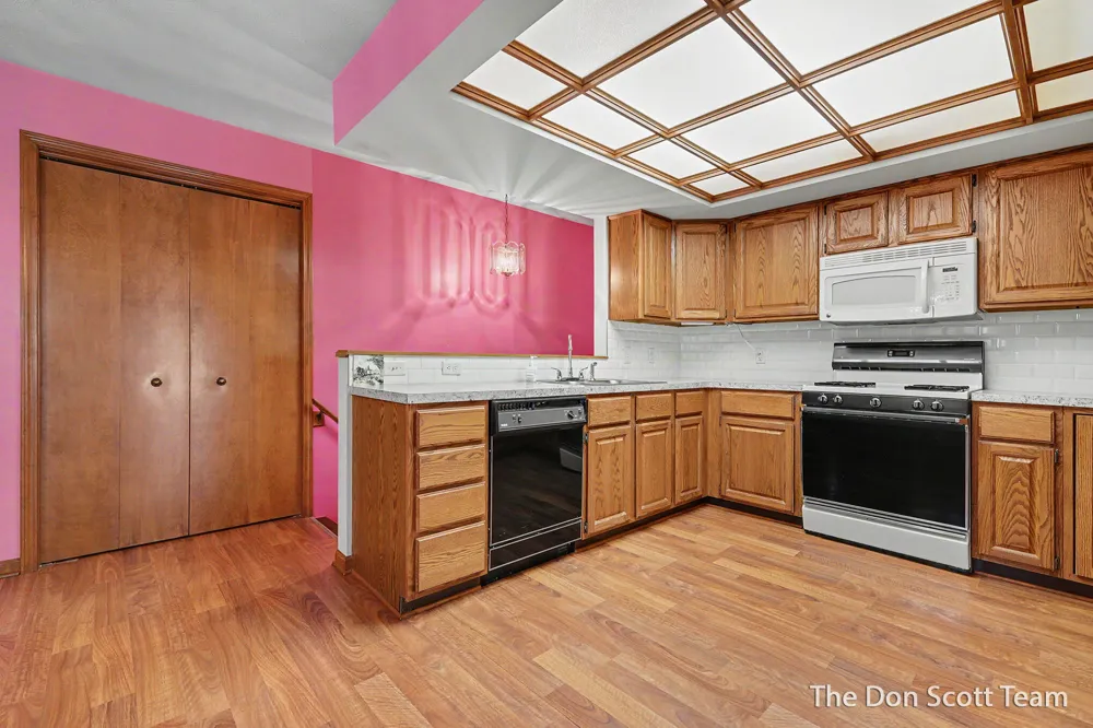 1134 Amberwood West Drive SW Byron Center, MI 49315