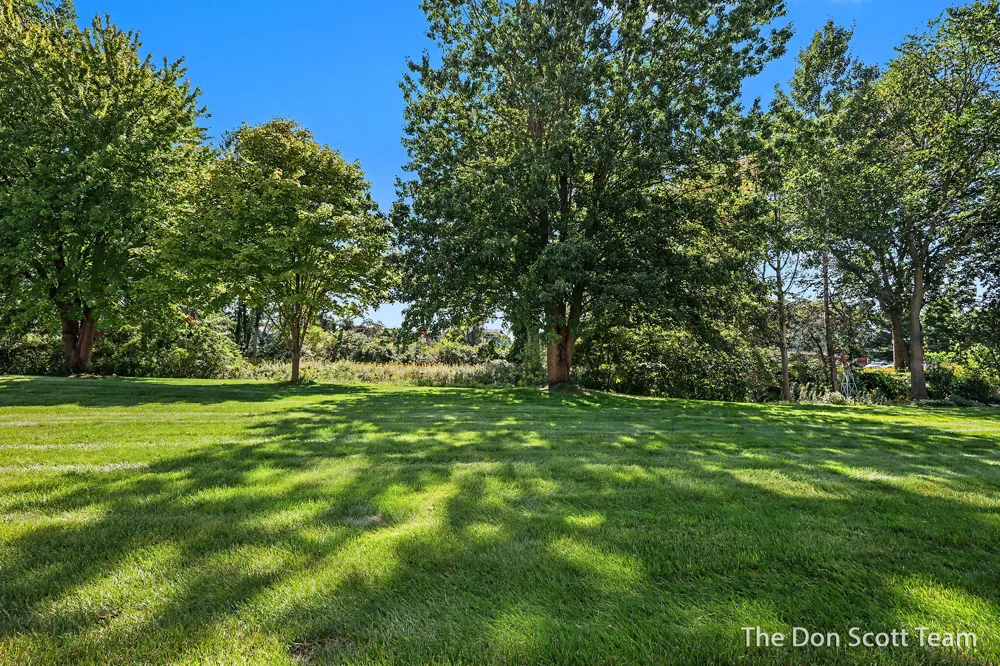 1134 Amberwood West Drive SW Byron Center, MI 49315