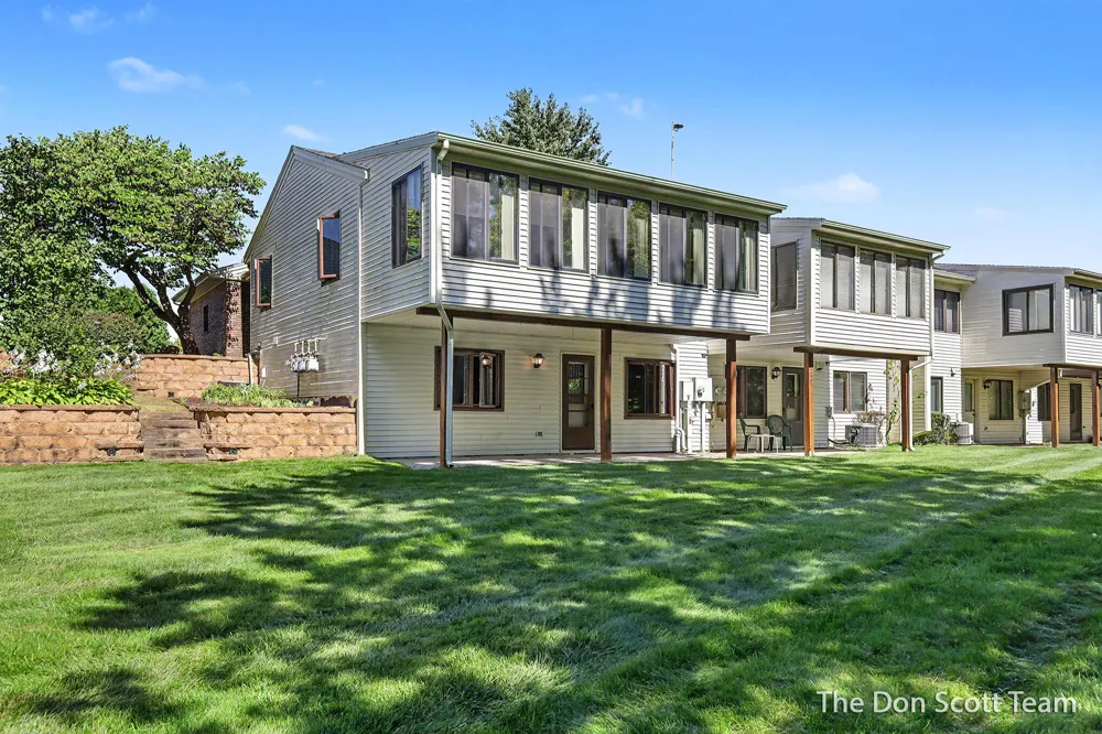 1134 Amberwood West Drive SW Byron Center, MI 49315
