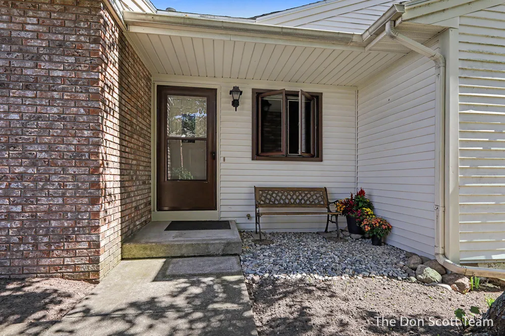 1134 Amberwood West Drive SW Byron Center, MI 49315