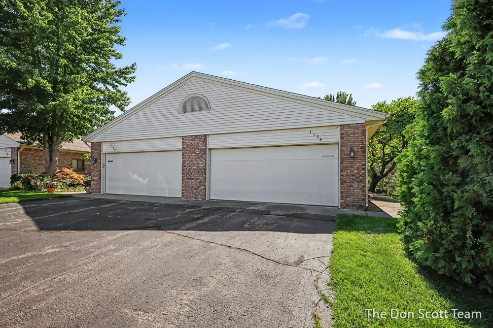 1134 Amberwood West Drive SW Byron Center, MI 49315