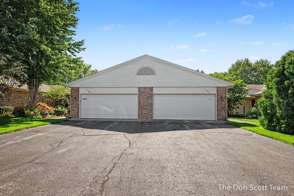 1134 Amberwood West Drive SW Byron Center, MI 49315