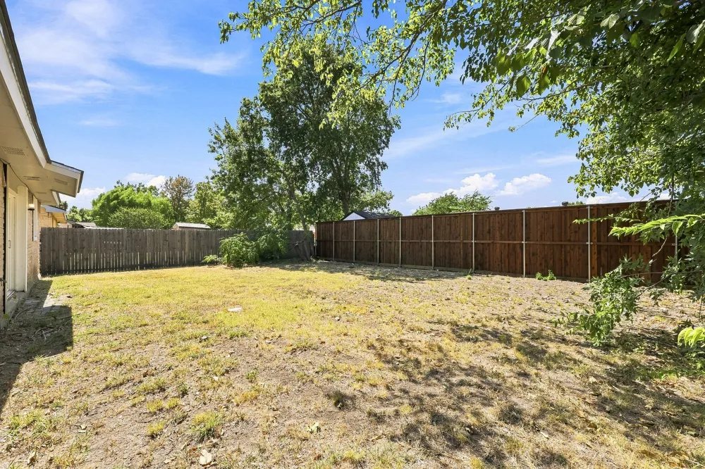 6213 Pine Street Rowlett, TX 75089