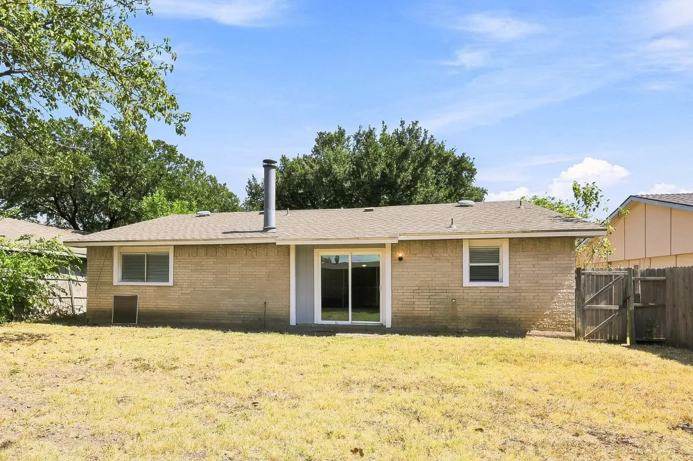 6213 Pine Street Rowlett, TX 75089